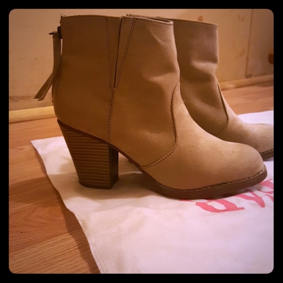 JUSTFAB ANKLE HIGH BOOTS - Picture 3 of 4