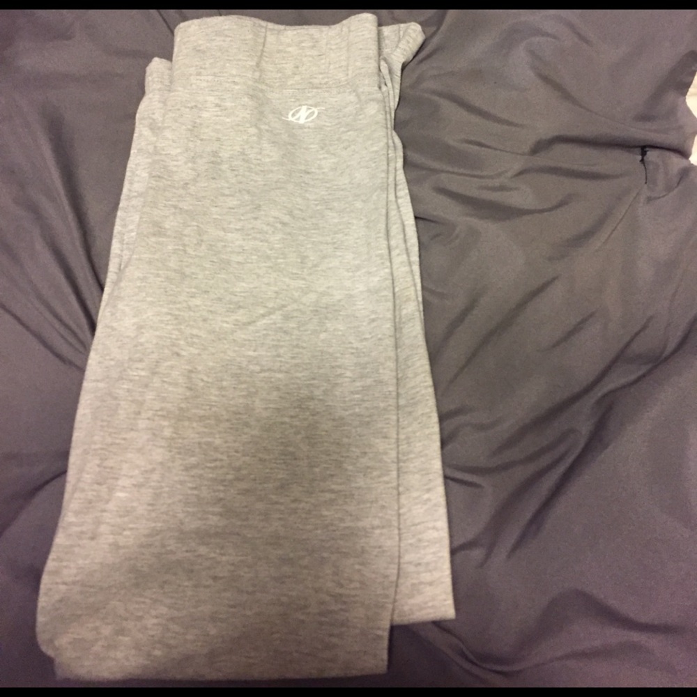 Plain grey form fitting leggings