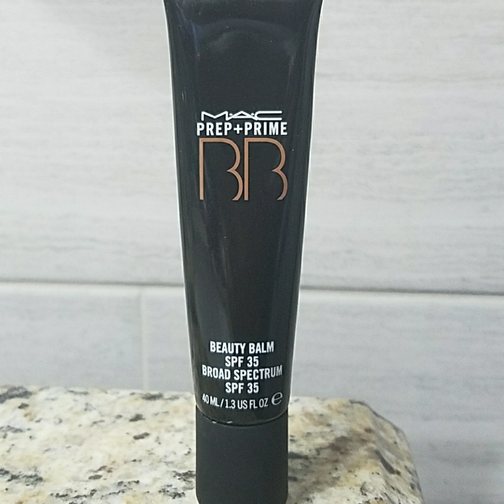 MAC Prep + PRIME BB in DARK