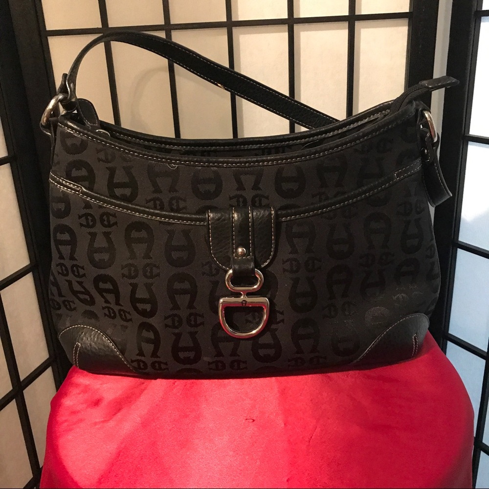 Black  shoulder bag