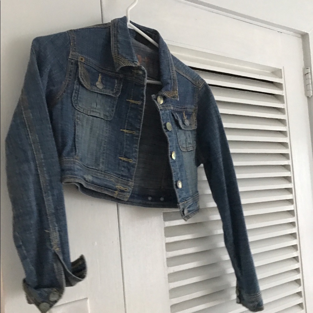 Cropped denim jacket