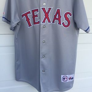 Texas Rangers replica jersey. Size 46.