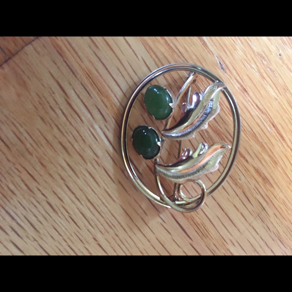 VINTAGE JADE BROOCH
