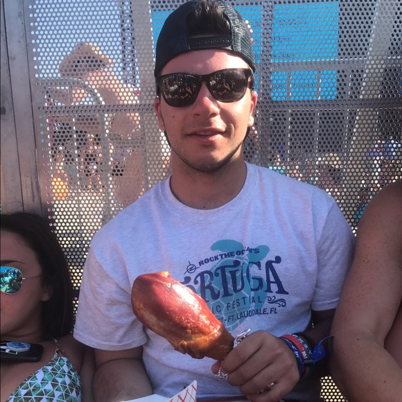 Meet your Posher, Stephen - Picture 2 of 2