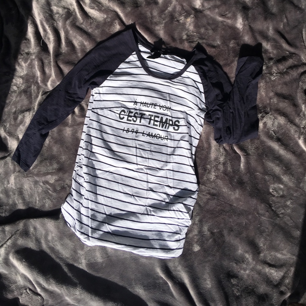 SOLD!!!!!     Maternity shirt