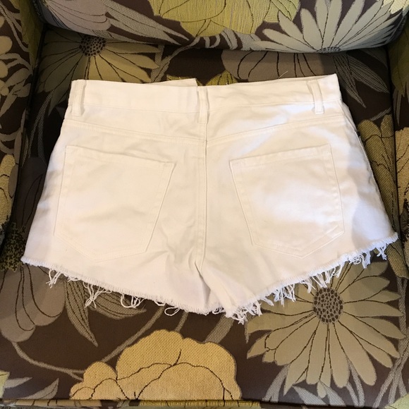 Forever 21 white denim shorts - Picture 3 of 5