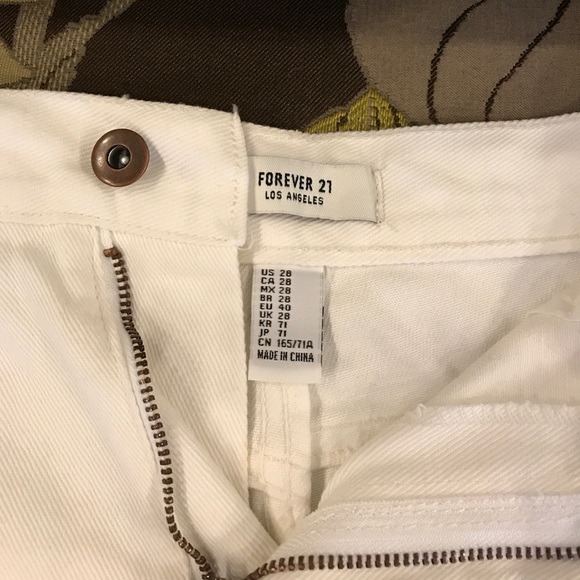 Forever 21 white denim shorts - Picture 4 of 5