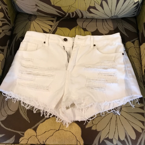 Forever 21 white denim shorts - Picture 5 of 5