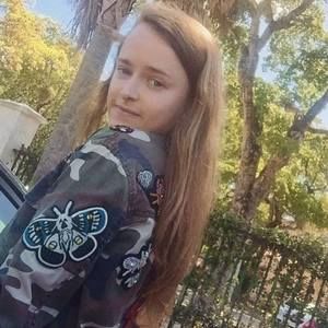 Meet your Posher, Astrid