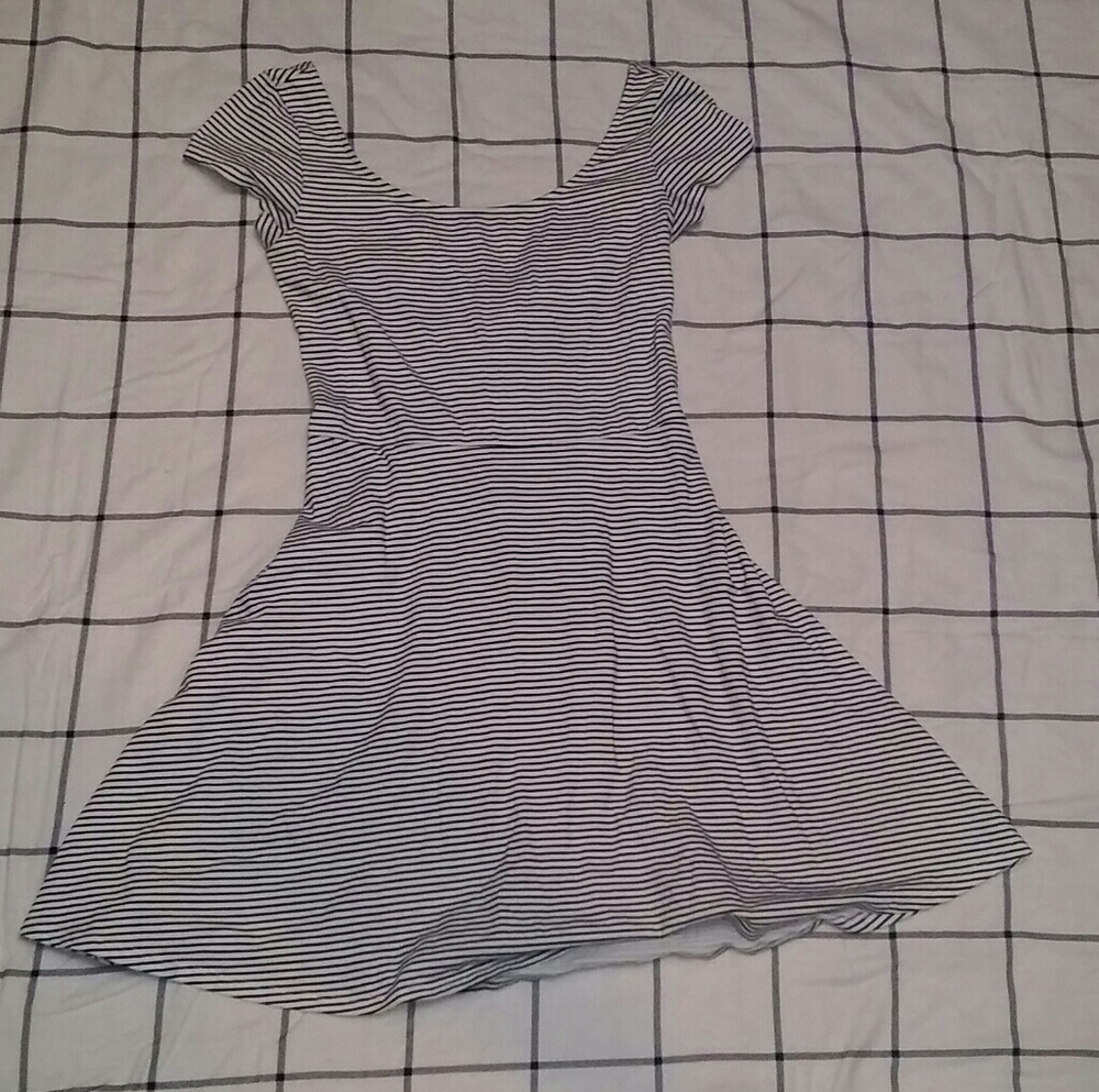 Black and white american eagle outfitters dress
