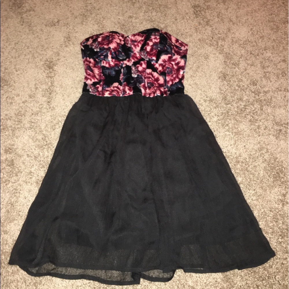 NWOT Hollister strapless dress