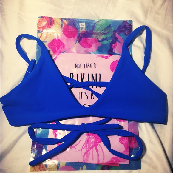 Moana bikini new with tags! Blue Marlin top - Picture 1 of 3