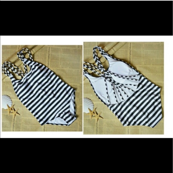 One piece swimsuit 😍 - Picture 3 of 3