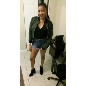 Meet your Posher, Shalese