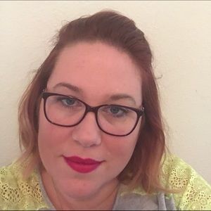 Meet your Posher, Stefanie