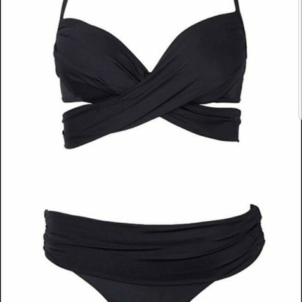 Black bikini
