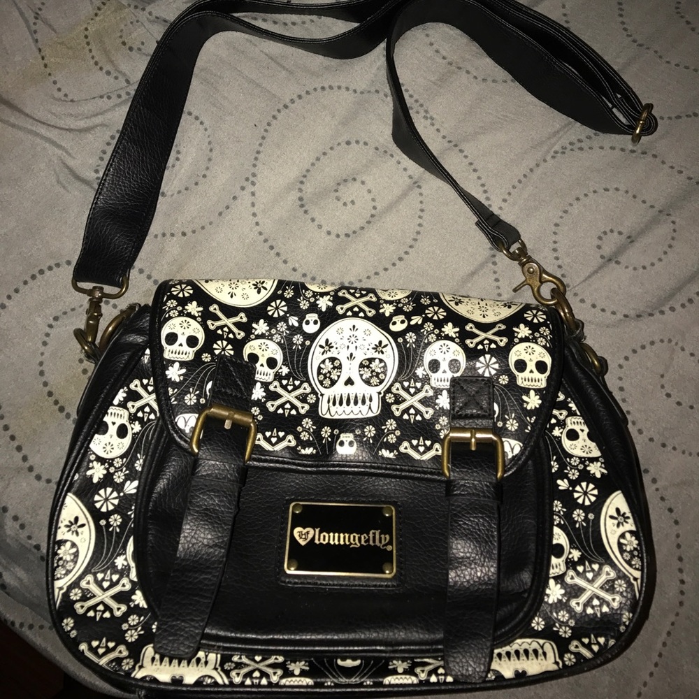 Skull lounge fly cross body purse
