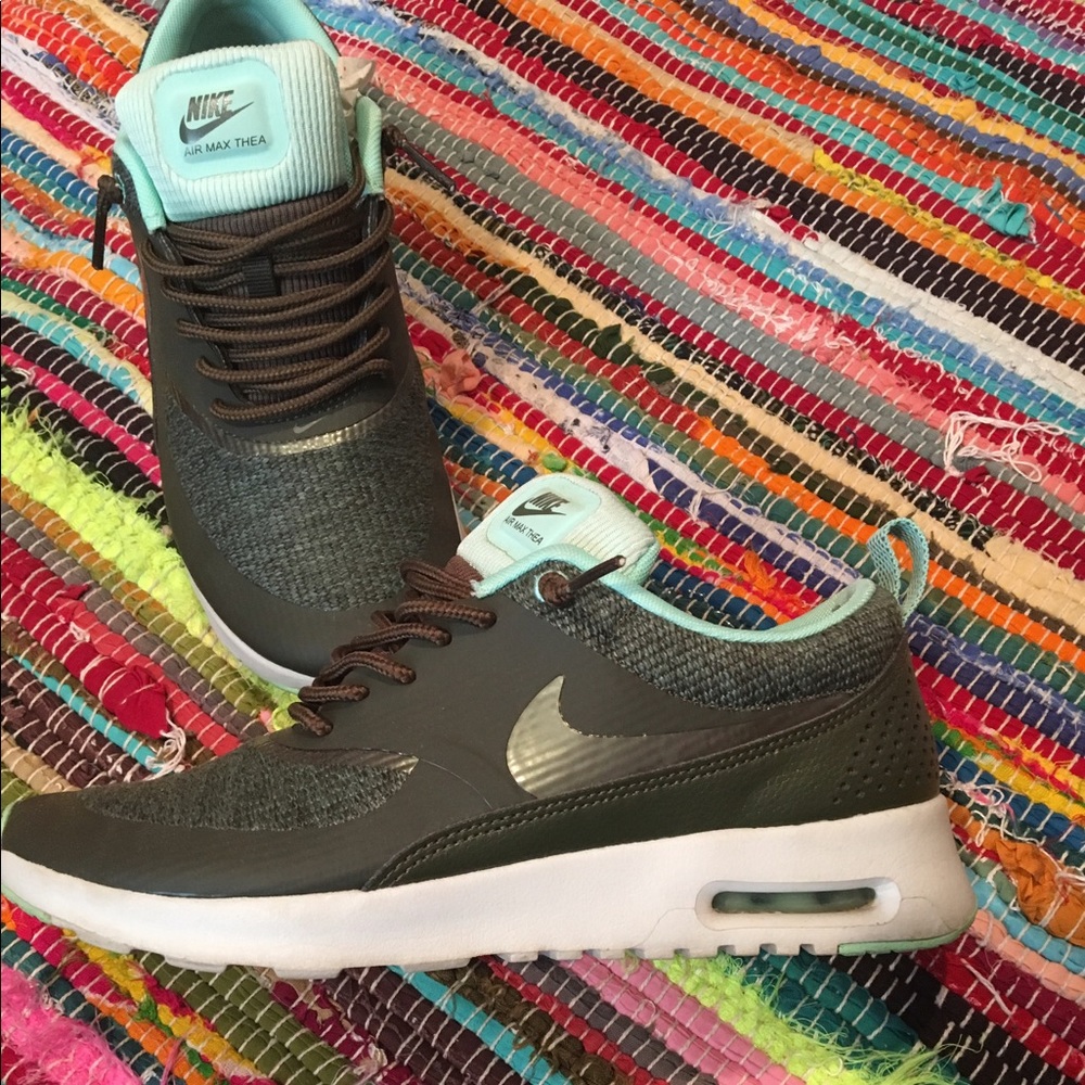 Nike Thea Olive and Mint green sneakers