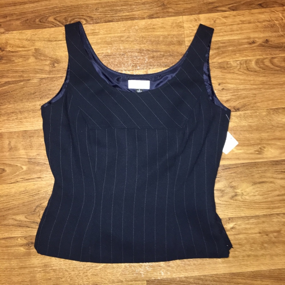 NWT TAHARI Sell Top