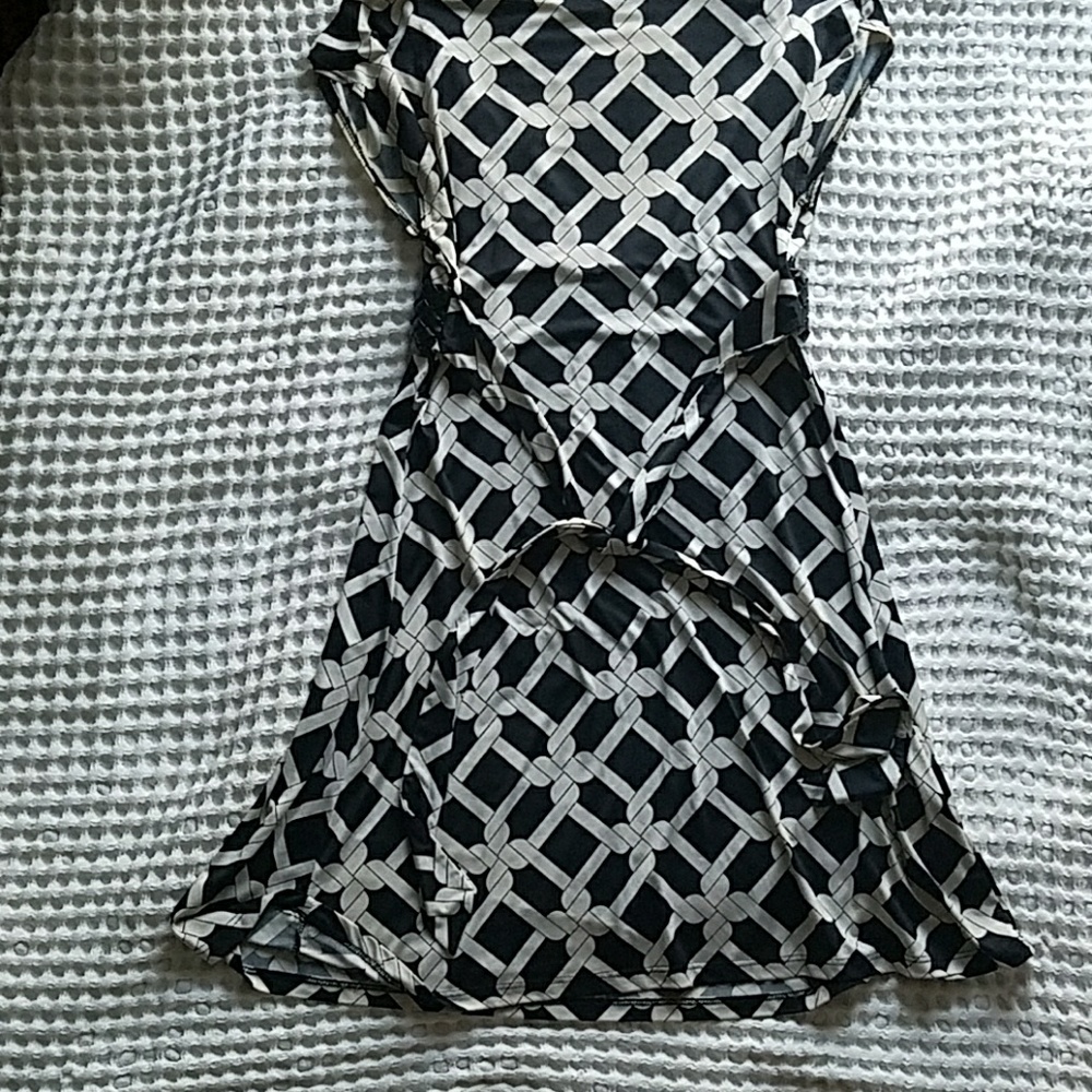 Dress - Picture 4 of 6