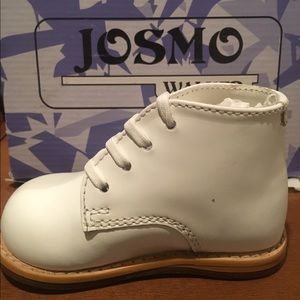 NWT Josmo Walkers