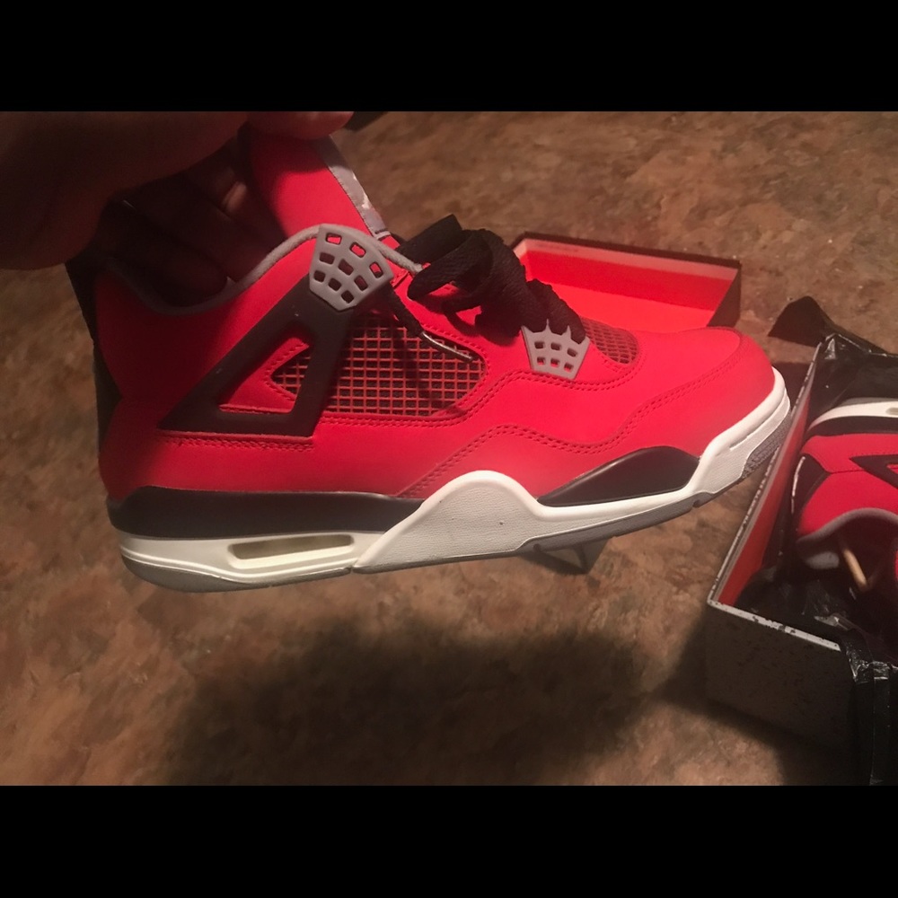 Men's toro 4s size 9
