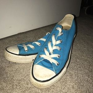 blue low top converse