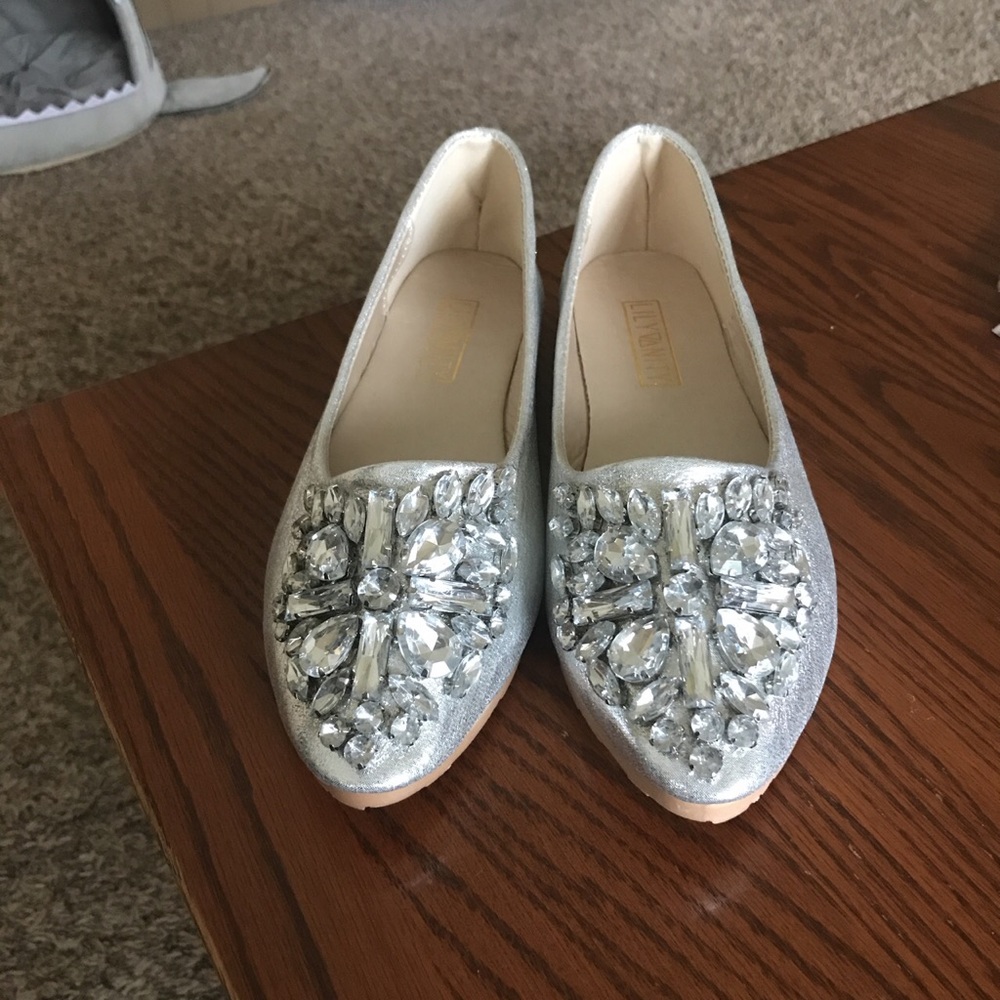 lily vanity flats