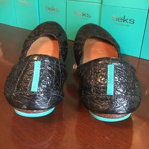 Obsidian Black Tieks 9