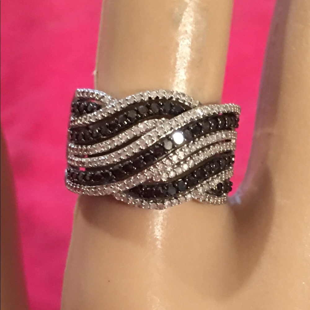 Black And White Diamonds No Trades