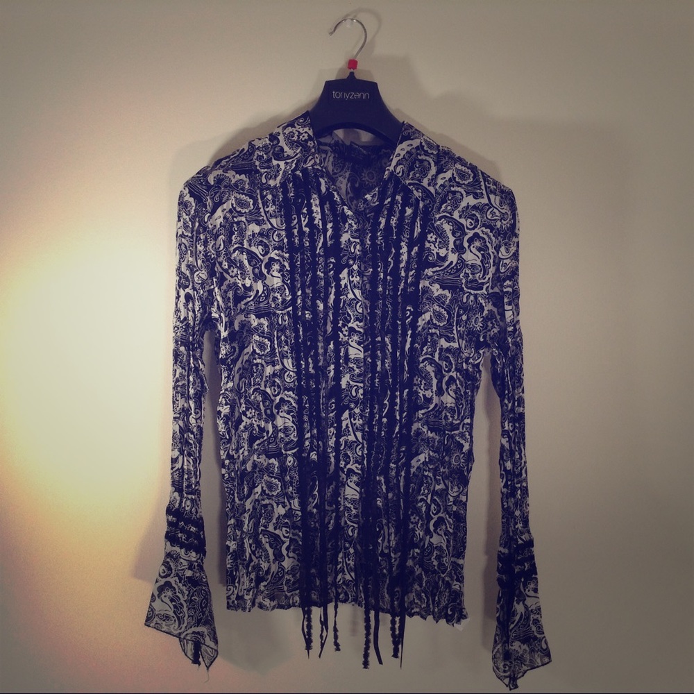 NWOT Studio 1940 women's bell long sleeve blouse