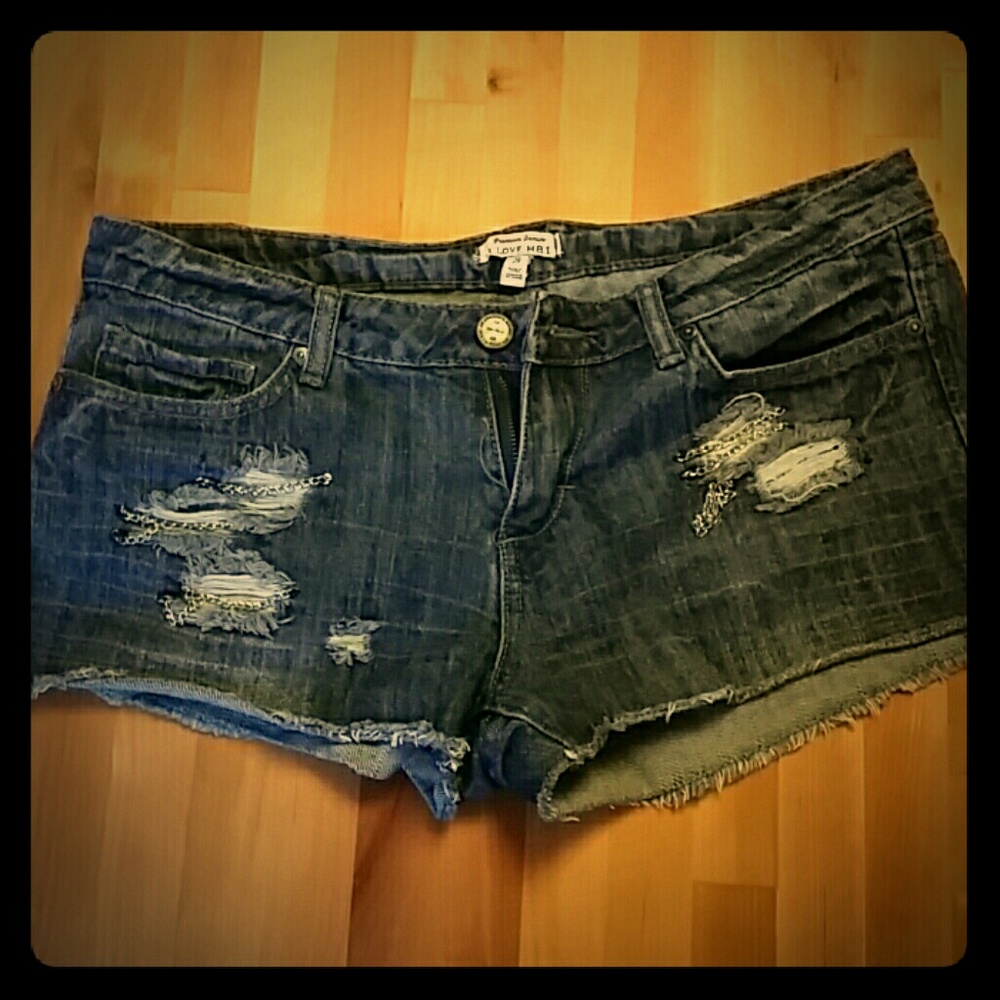 I LOVE H81 Jean Denim shorts with chain accents