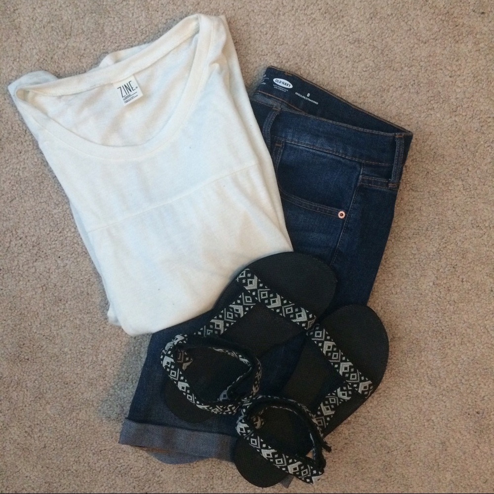 B&W TRIBAL SANDALS