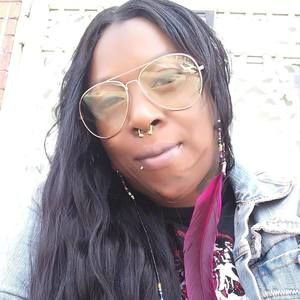 Meet your Posher, Esha