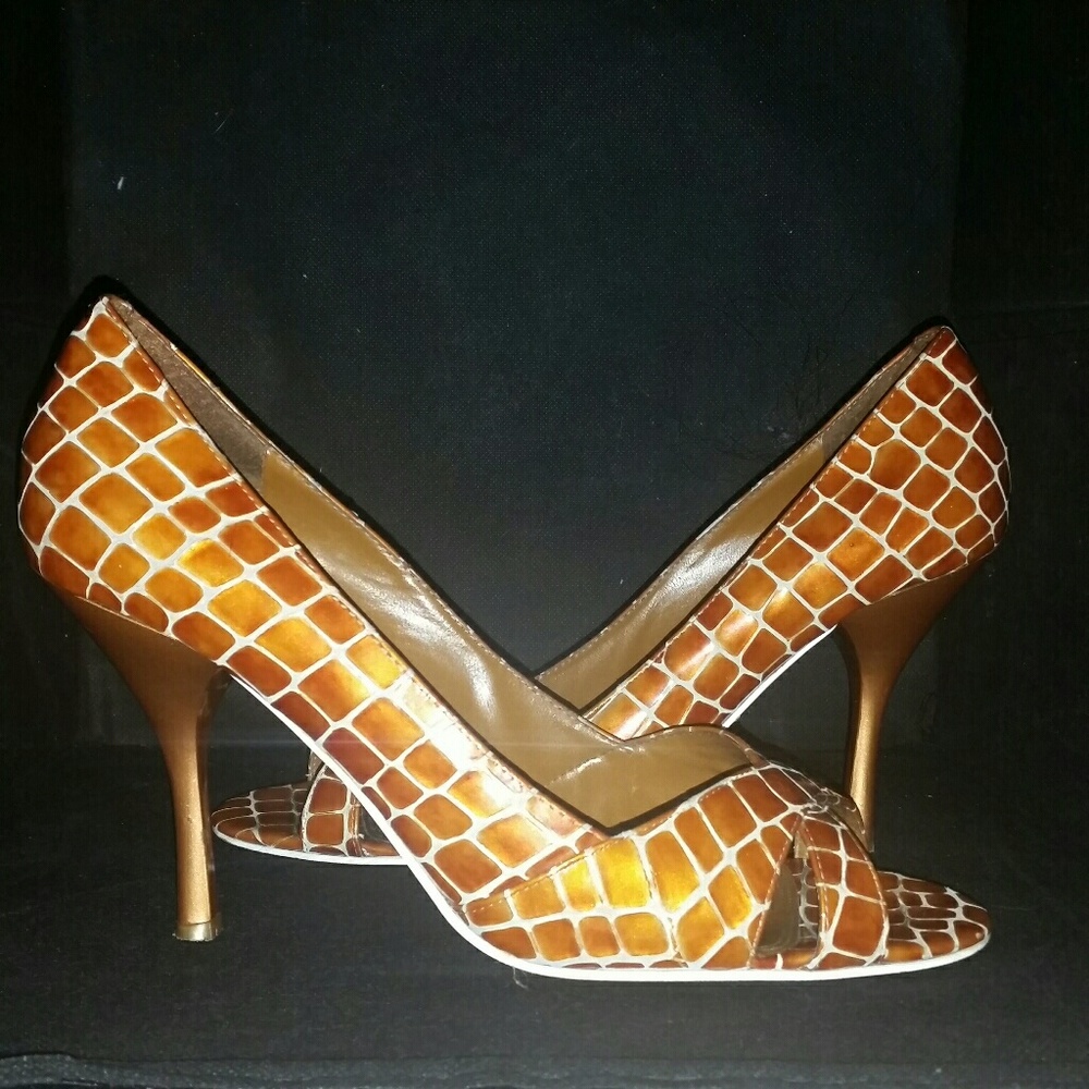 💋 Enzo Angiolini Giraffe Patent Leather Pumps
