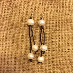 Leather & pearl earrings