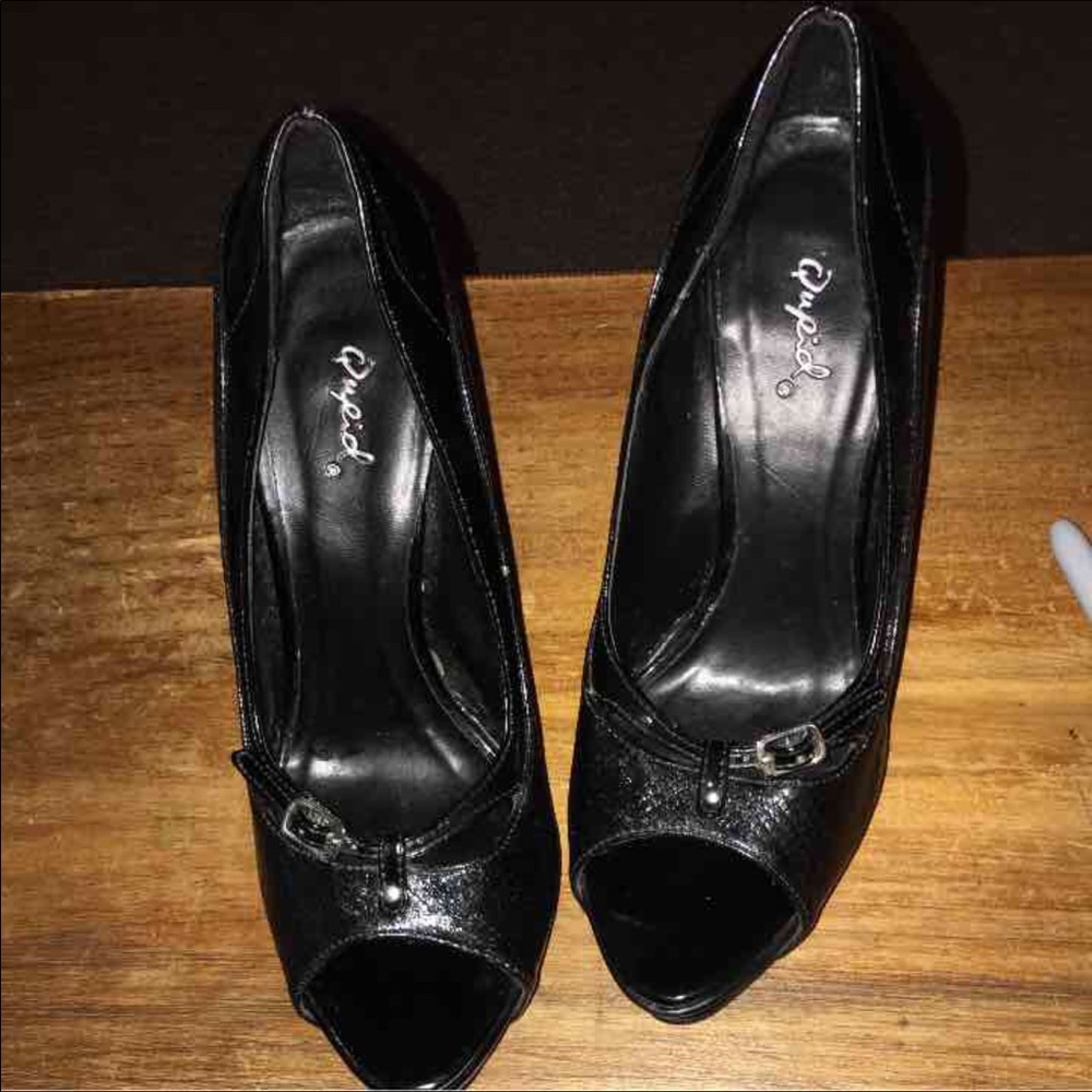 NEW QUPID  BLACK HEELS