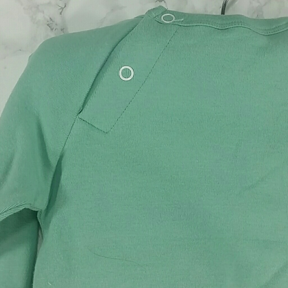 SALE***Green Puppy Sweatshirt. Kids :) - Picture 4 of 4