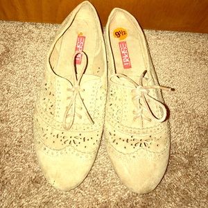 Trendy tan oxfords