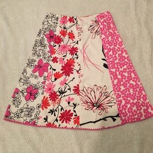 Beautiful flowery size 6 skirt.