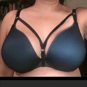 40DD TURQUOISE AND BLACK MESH BRA
