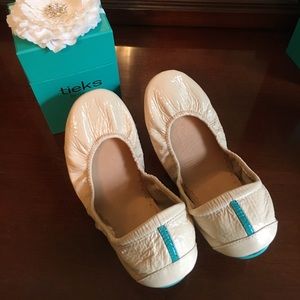 Nude Patent Tieks 9