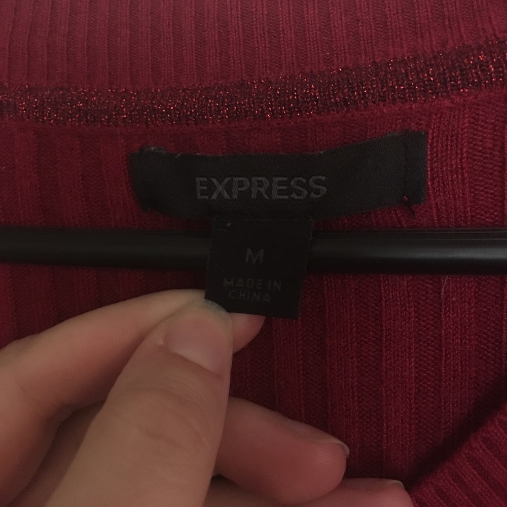 Red V-neck Ribbed Sweater - Picture 3 of 3