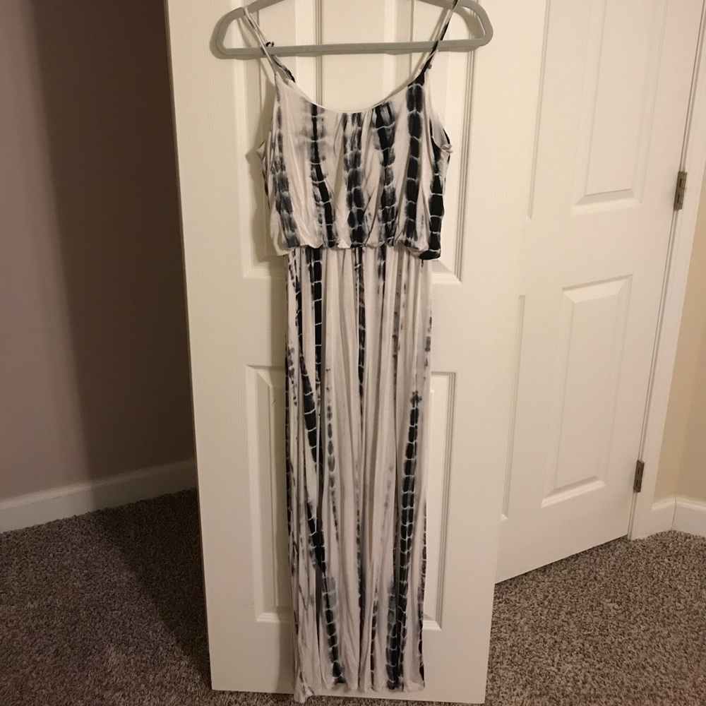 Tie-dye maxi dress