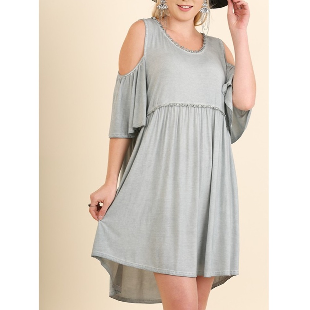 CLEARANCE❗️PLUS🦋COLD SHOULDER DRESS