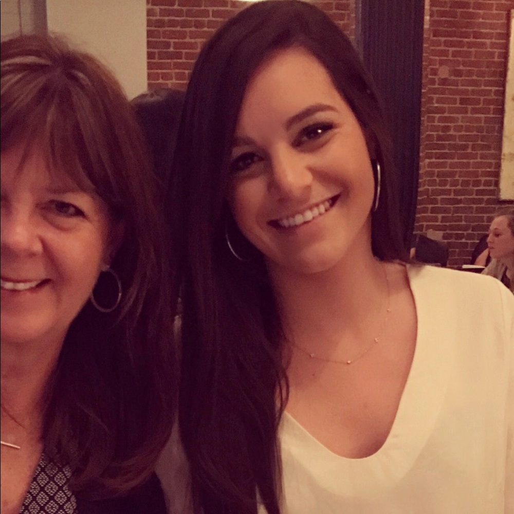 Meet your Posher, Dana