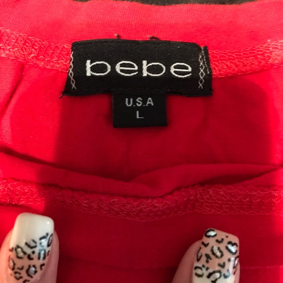 Red style tee - Picture 2 of 3