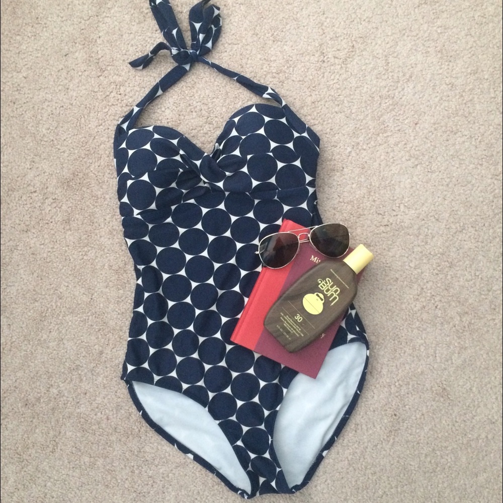 NAVY BATHING SUIT