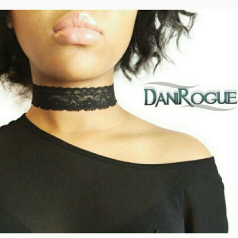 ▪️lace choker▪️