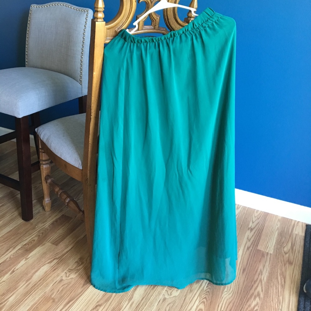 Green maxi skirt